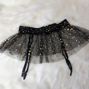 Garter belt/skirt